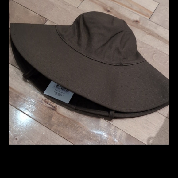 Lack of color Holiday bucket Hat new with tags , olive - Picture 4 of 8
